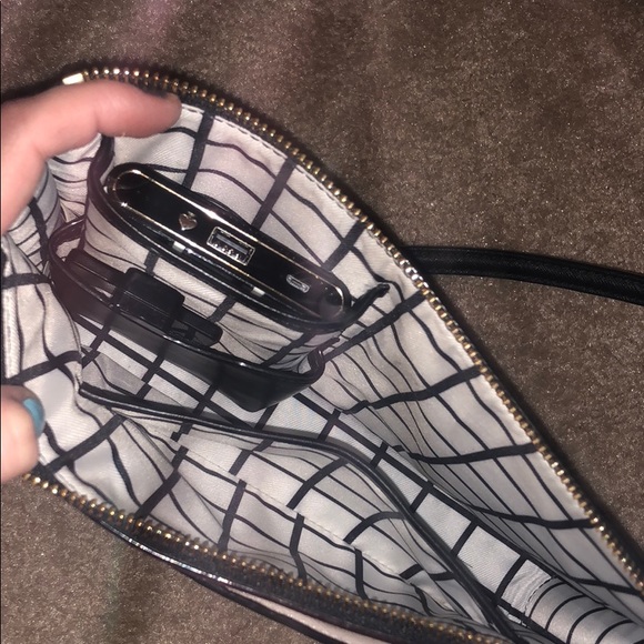 Kate spade off the grid charging crossbody - Picture 6 of 7